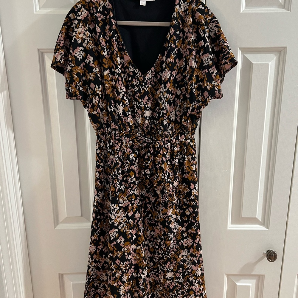 Superfoxx Brown Tan V-Neck Midi Dress
